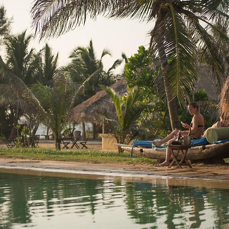 Bar Reef Resort Etalai 外观 照片