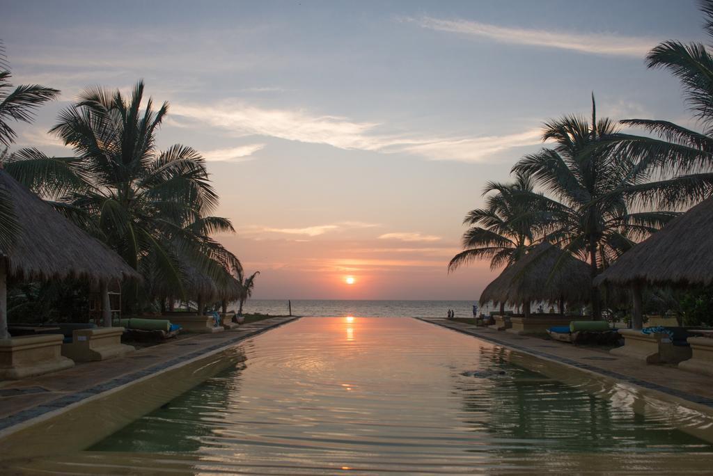 Bar Reef Resort Etalai 外观 照片