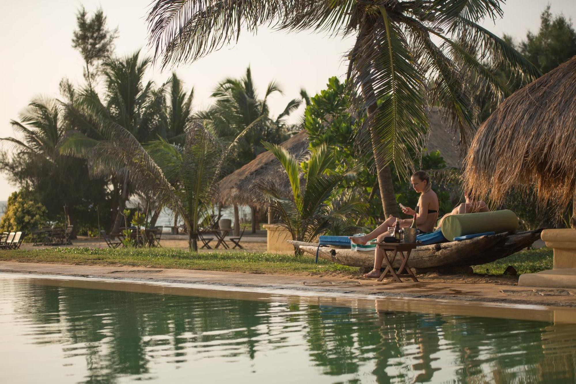Bar Reef Resort Etalai 外观 照片