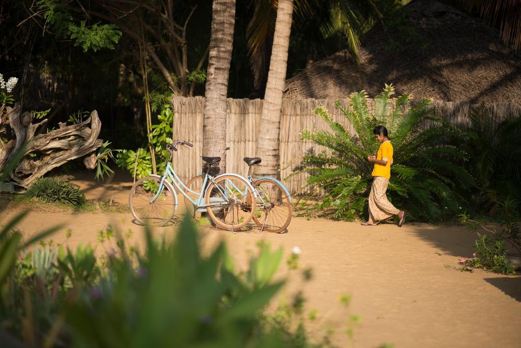 Bar Reef Resort Etalai 外观 照片