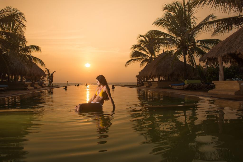 Bar Reef Resort Etalai 外观 照片