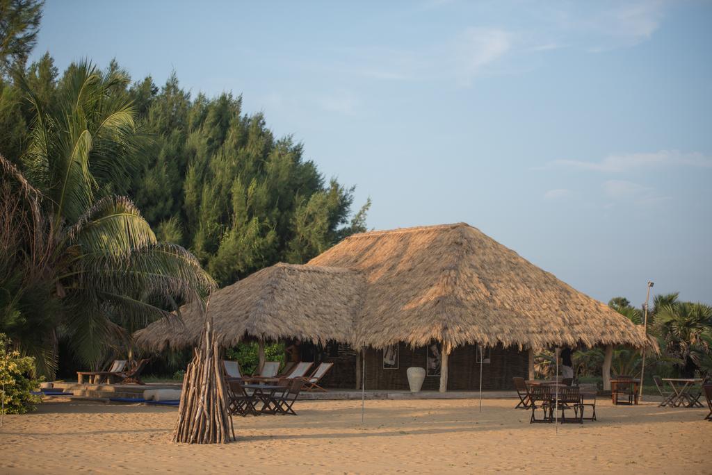 Bar Reef Resort Etalai 外观 照片