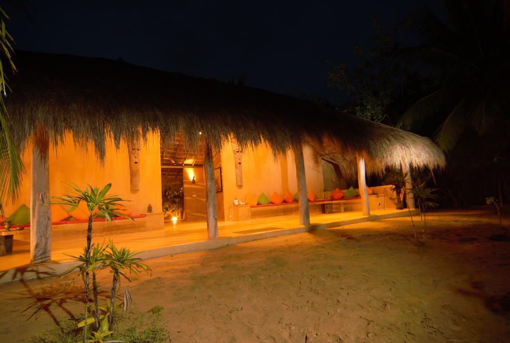 Bar Reef Resort Etalai 外观 照片