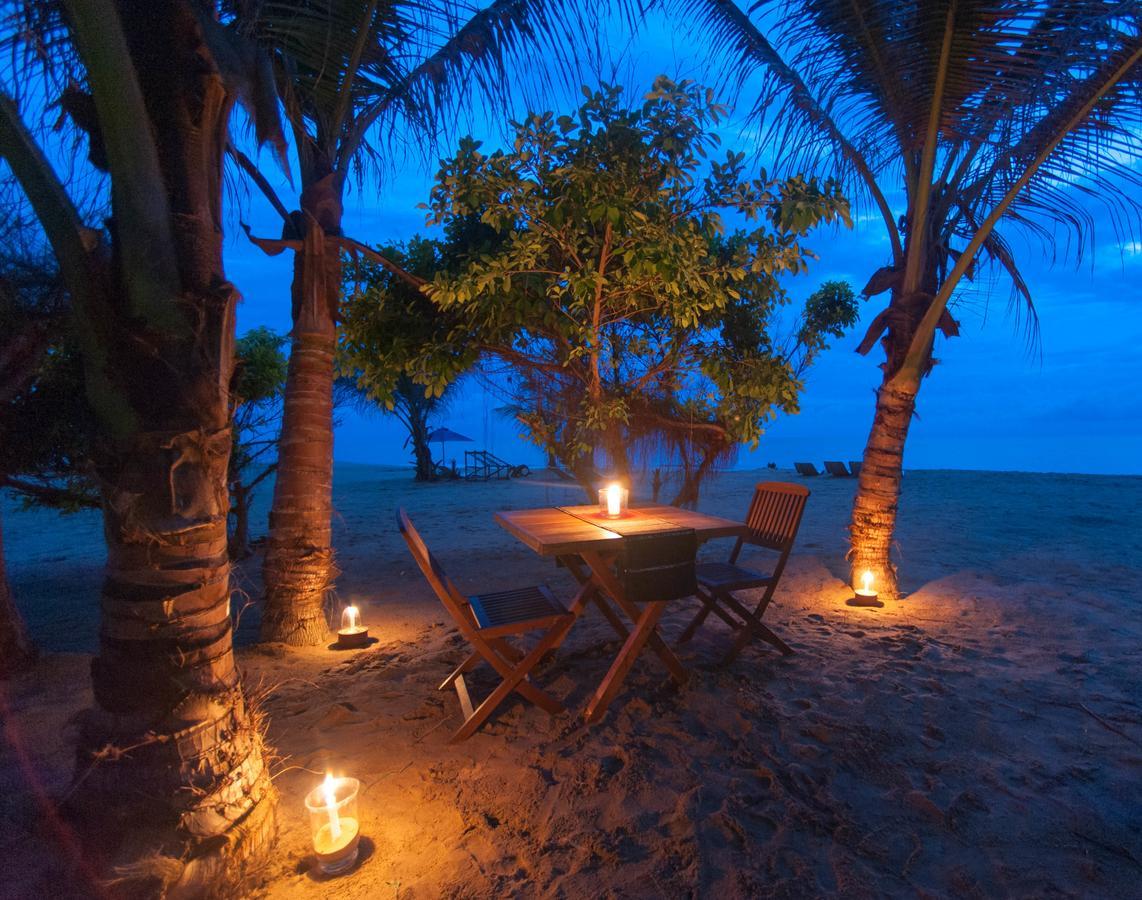 Bar Reef Resort Etalai 外观 照片